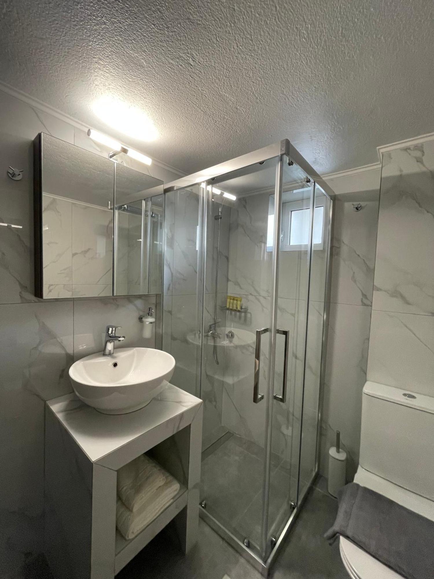 Dt Luxury Apartment Néa Péramos エクステリア 写真